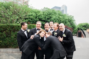 groom with groomsmen photo idea inspiration